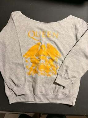 NWOT Queen Gold Crest Girls Off-Shoulder Grey Sweatshirt Size M
